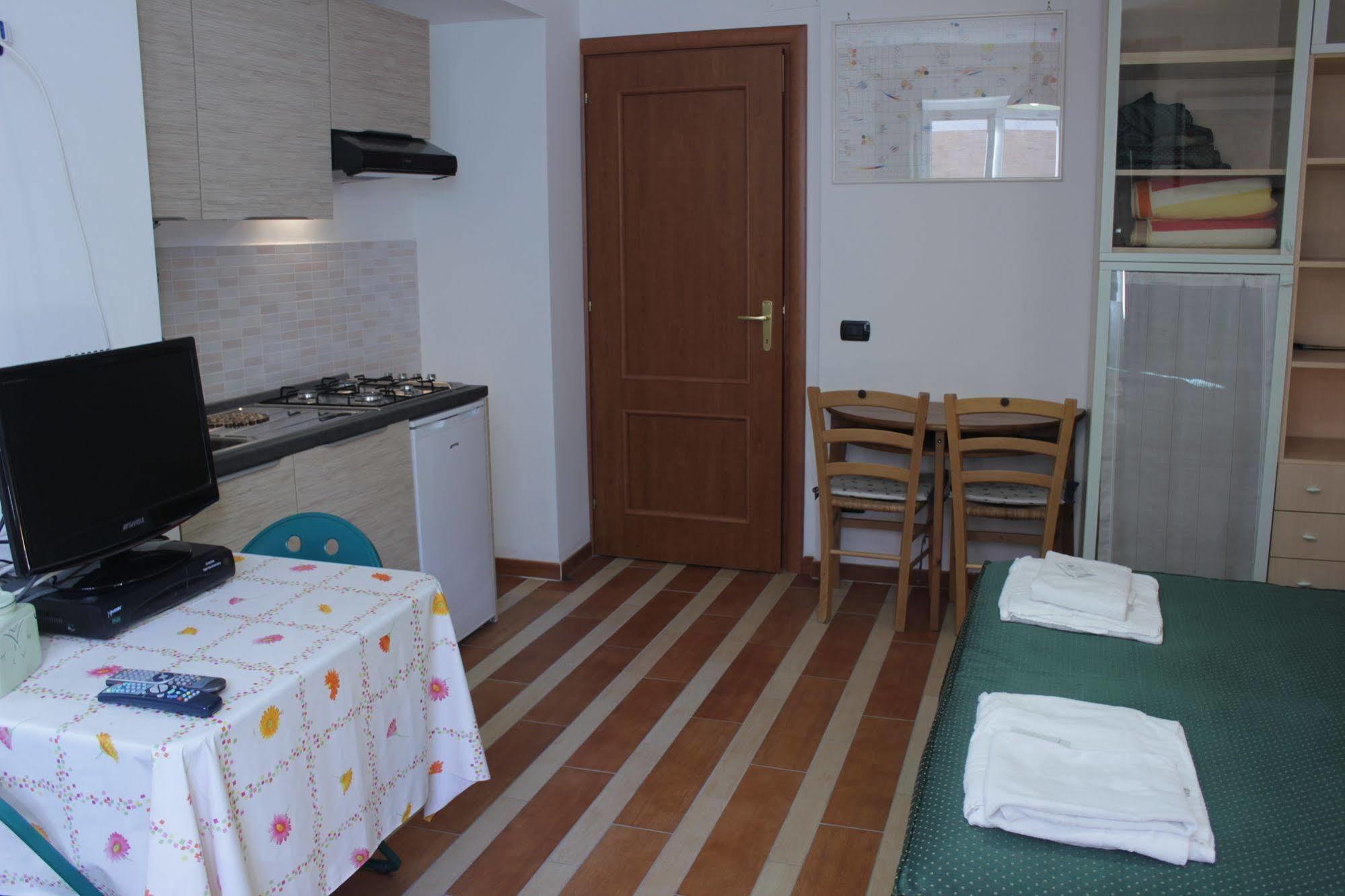 Tourist House Roma Aparthotel Buitenkant foto