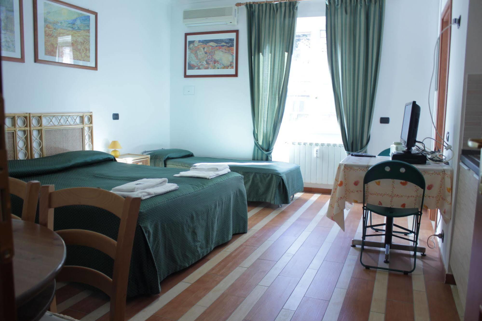 Tourist House Roma Aparthotel Buitenkant foto