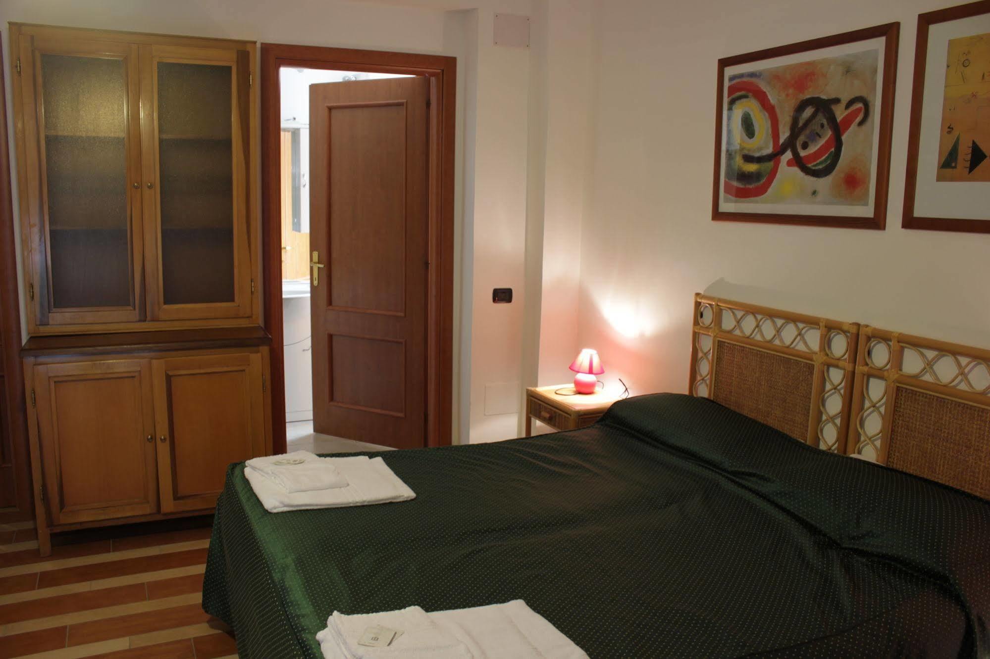 Tourist House Roma Aparthotel Buitenkant foto