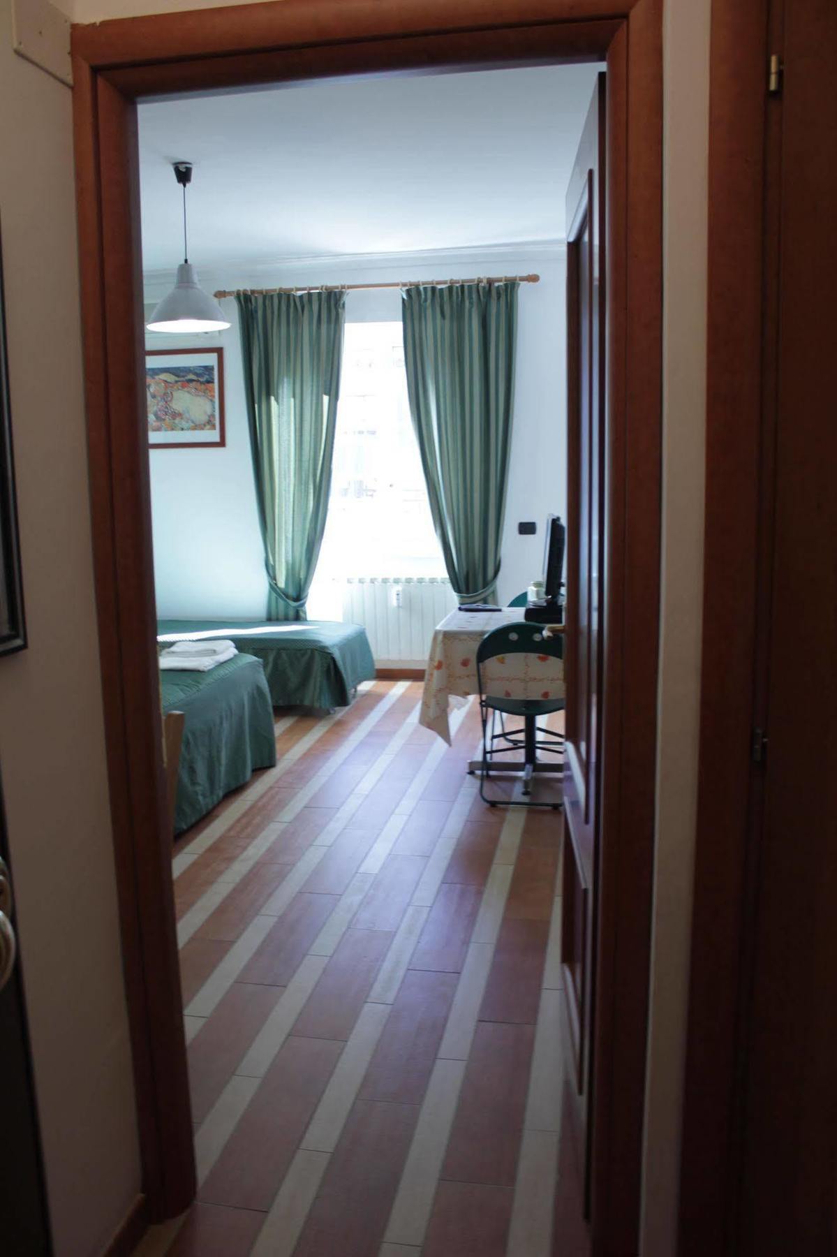 Tourist House Roma Aparthotel Buitenkant foto